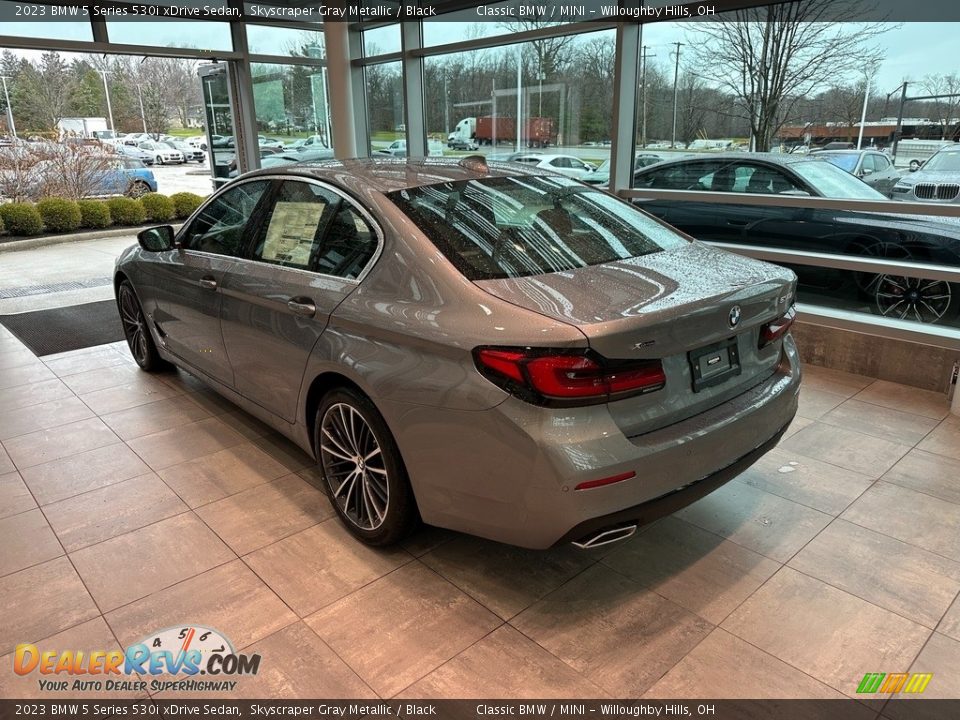 2023 BMW 5 Series 530i xDrive Sedan Skyscraper Gray Metallic / Black Photo #2