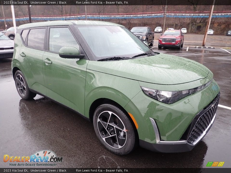 Front 3/4 View of 2023 Kia Soul EX Photo #2