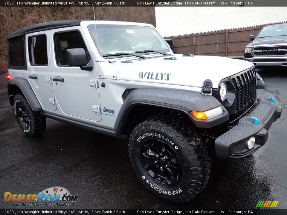 Front 3/4 View of 2023 Jeep Wrangler Unlimited Willys 4XE Hybrid Photo #8