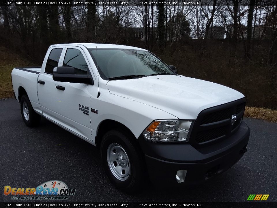 Front 3/4 View of 2022 Ram 1500 Classic Quad Cab 4x4 Photo #4