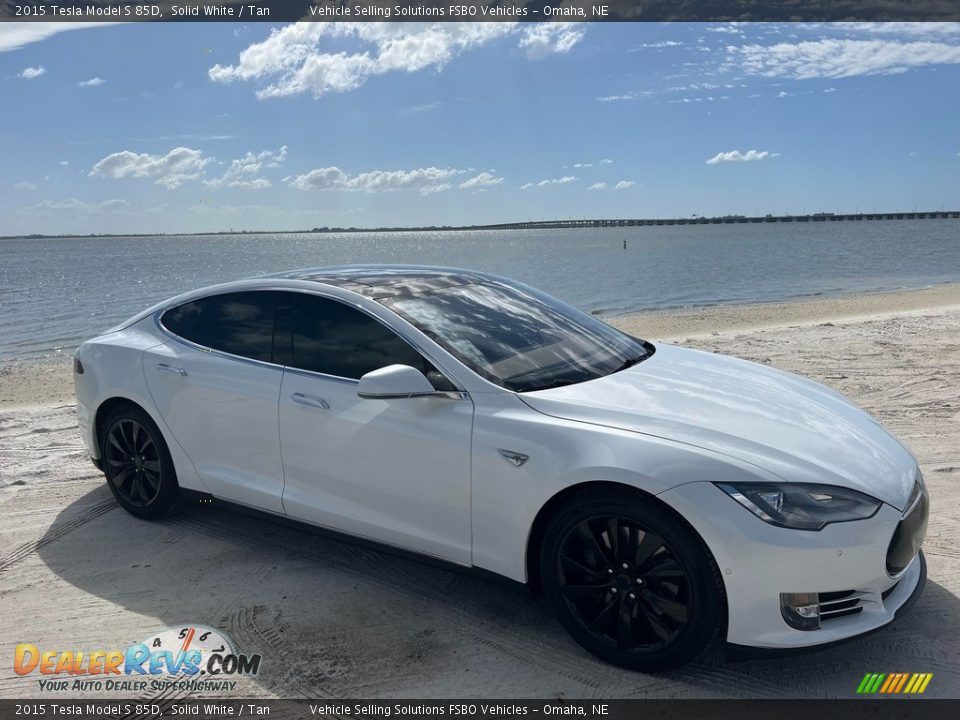 Front 3/4 View of 2015 Tesla Model S 85D Photo #1