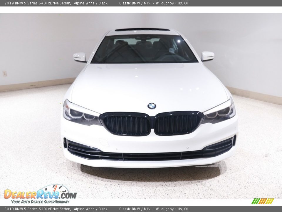 2019 BMW 5 Series 540i xDrive Sedan Alpine White / Black Photo #2