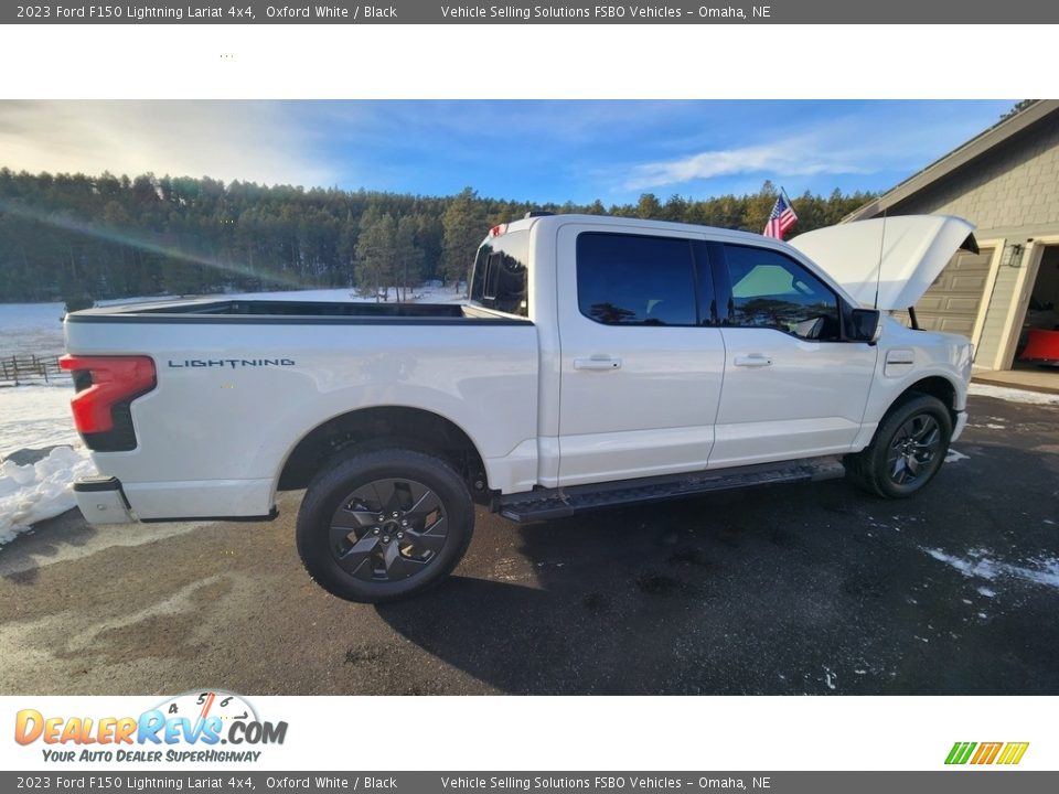 2023 Ford F150 Lightning Lariat 4x4 Oxford White / Black Photo #4