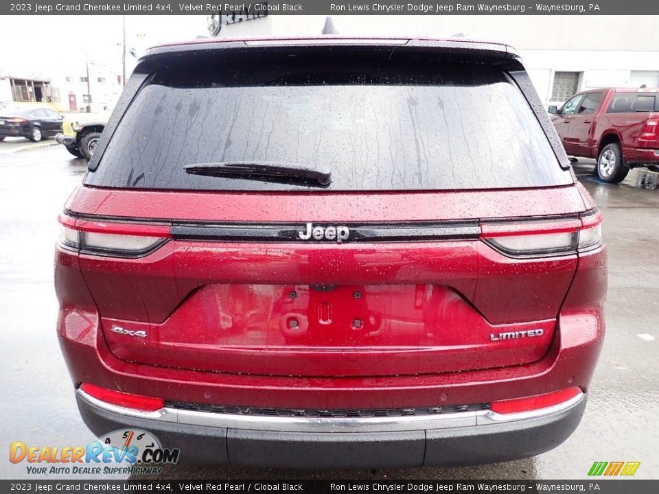 2023 Jeep Grand Cherokee Limited 4x4 Velvet Red Pearl / Global Black Photo #4