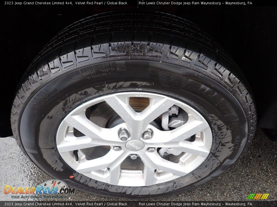 2023 Jeep Grand Cherokee Limited 4x4 Velvet Red Pearl / Global Black Photo #10