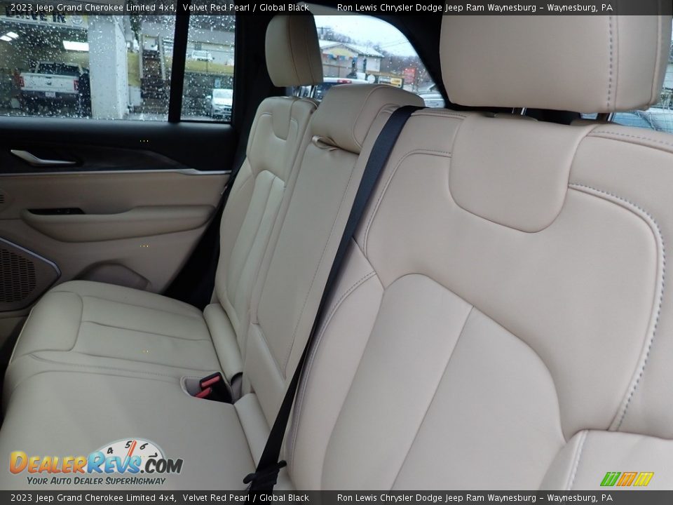 2023 Jeep Grand Cherokee Limited 4x4 Velvet Red Pearl / Global Black Photo #12