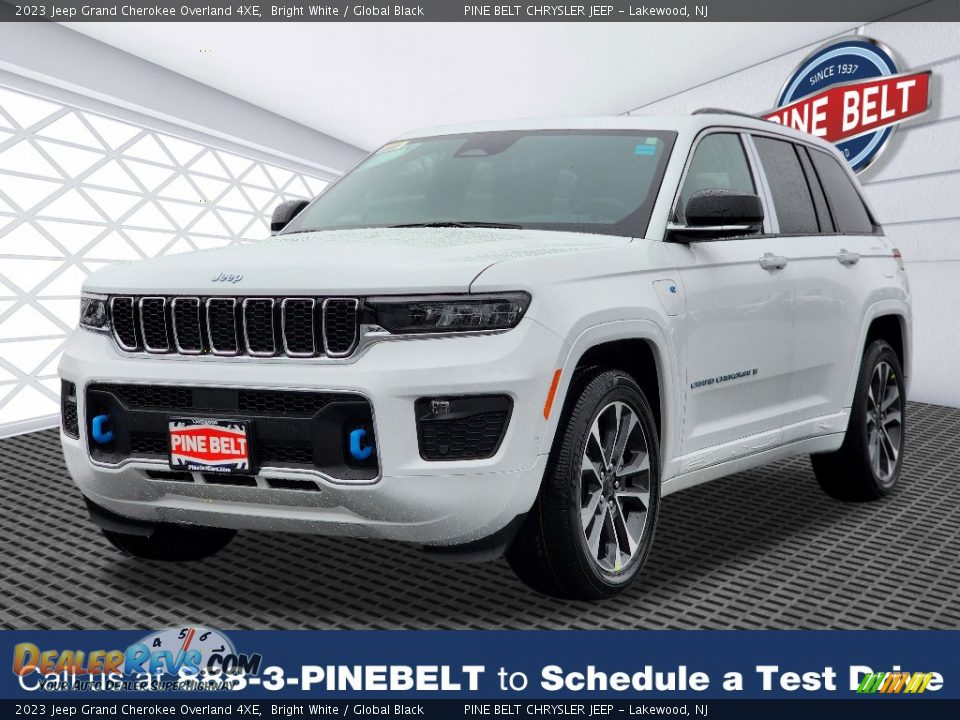 2023 Jeep Grand Cherokee Overland 4XE Bright White / Global Black Photo #1