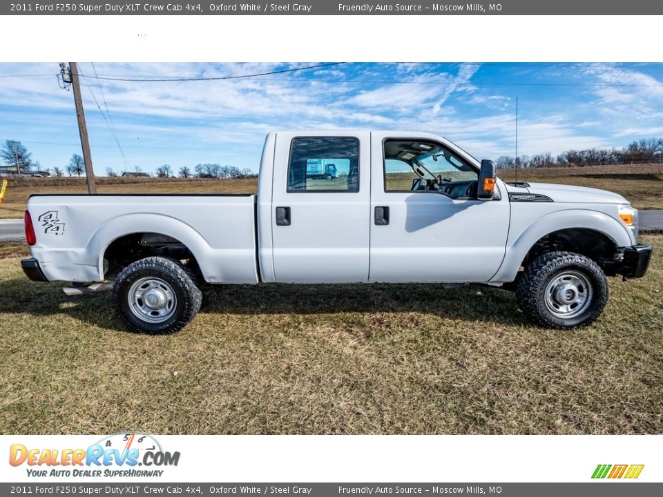 2011 Ford F250 Super Duty XLT Crew Cab 4x4 Oxford White / Steel Gray Photo #2