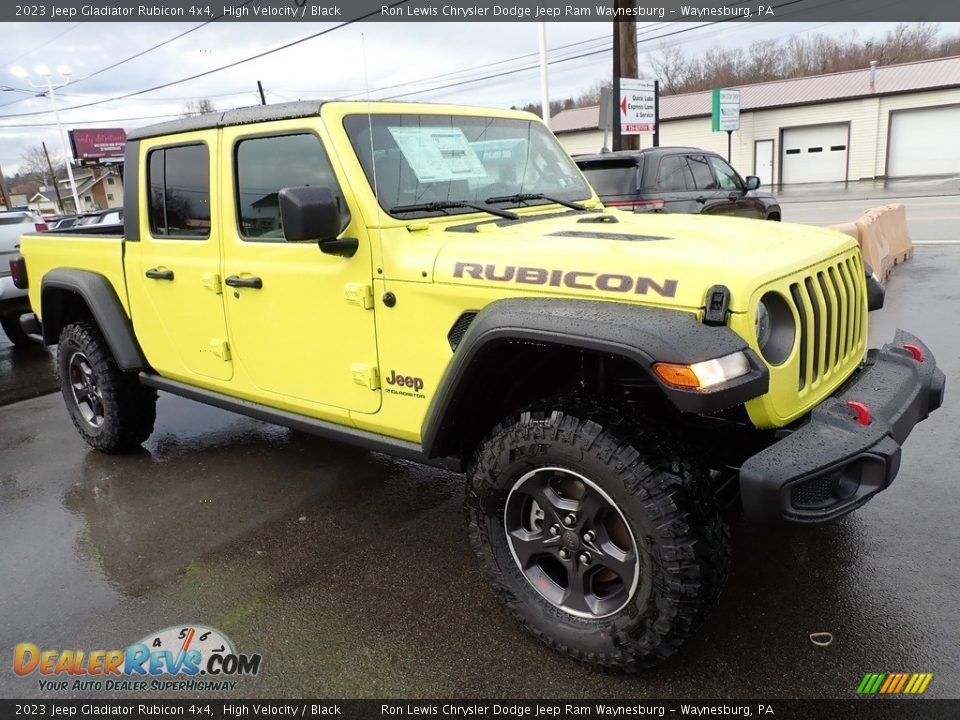Front 3/4 View of 2023 Jeep Gladiator Rubicon 4x4 Photo #7