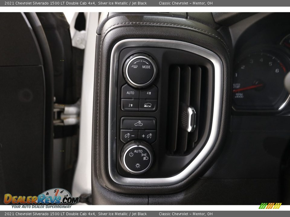 Controls of 2021 Chevrolet Silverado 1500 LT Double Cab 4x4 Photo #6