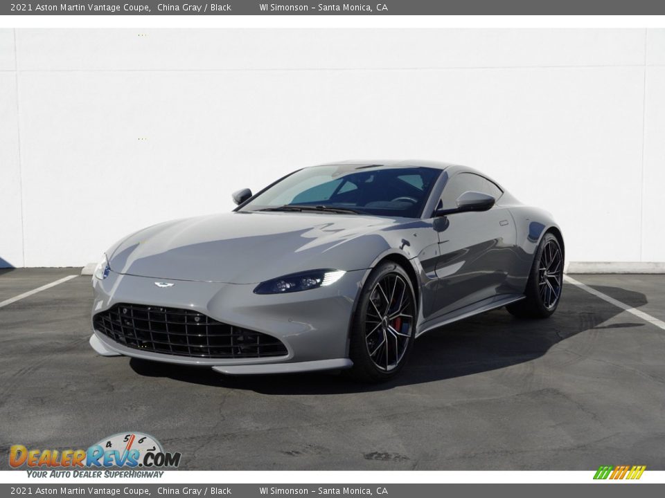 Front 3/4 View of 2021 Aston Martin Vantage Coupe Photo #5