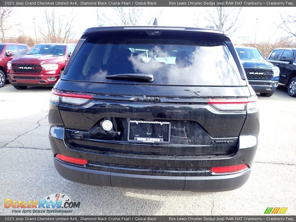 2023 Jeep Grand Cherokee Limited 4x4 Diamond Black Crystal Pearl / Global Black Photo #4