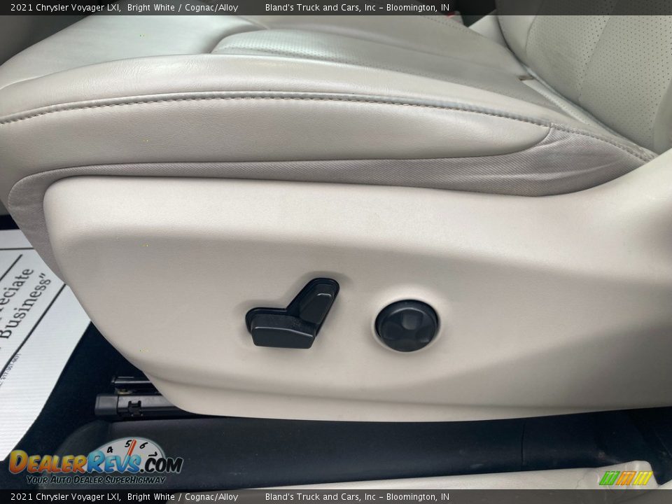 2021 Chrysler Voyager LXI Bright White / Cognac/Alloy Photo #27