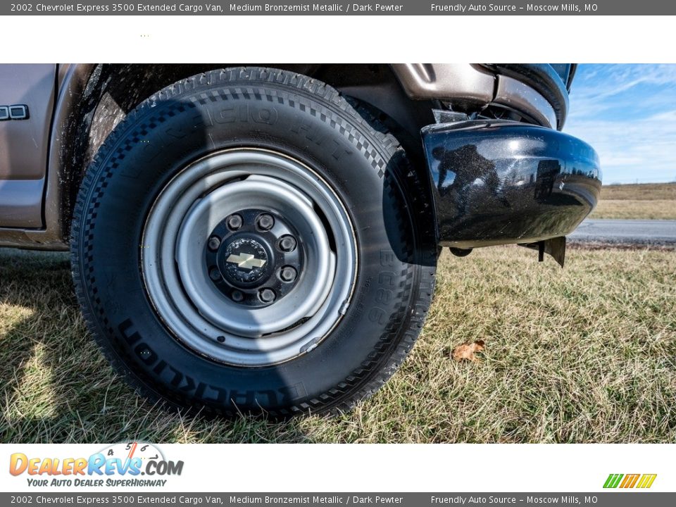 2002 Chevrolet Express 3500 Extended Cargo Van Wheel Photo #2