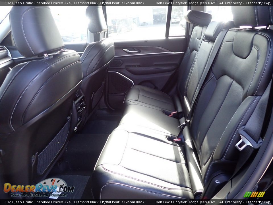 2023 Jeep Grand Cherokee Limited 4x4 Diamond Black Crystal Pearl / Global Black Photo #12