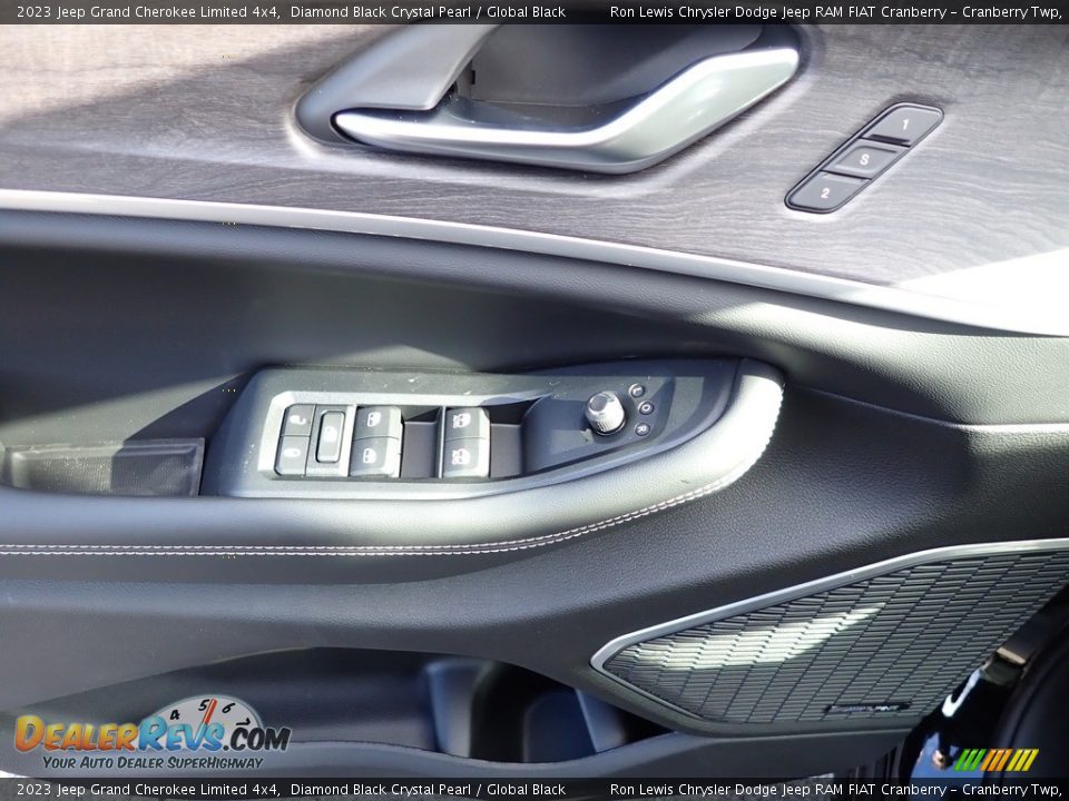 2023 Jeep Grand Cherokee Limited 4x4 Diamond Black Crystal Pearl / Global Black Photo #16