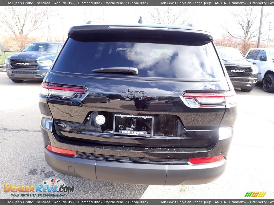 2023 Jeep Grand Cherokee L Altitude 4x4 Diamond Black Crystal Pearl / Global Black Photo #4