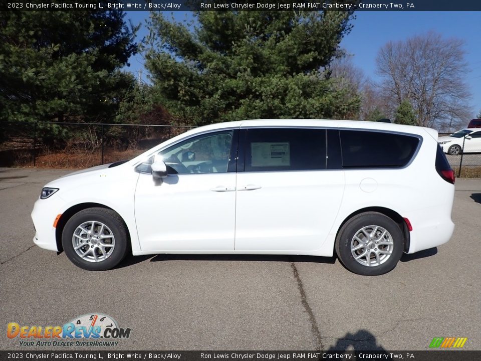 Bright White 2023 Chrysler Pacifica Touring L Photo #2