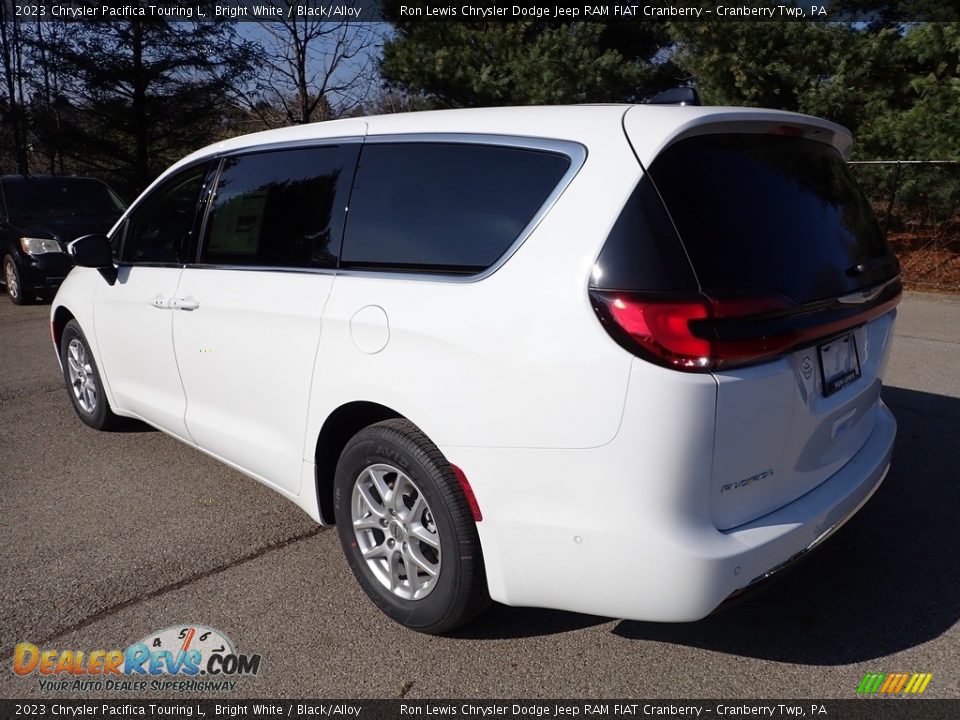 2023 Chrysler Pacifica Touring L Bright White / Black/Alloy Photo #3