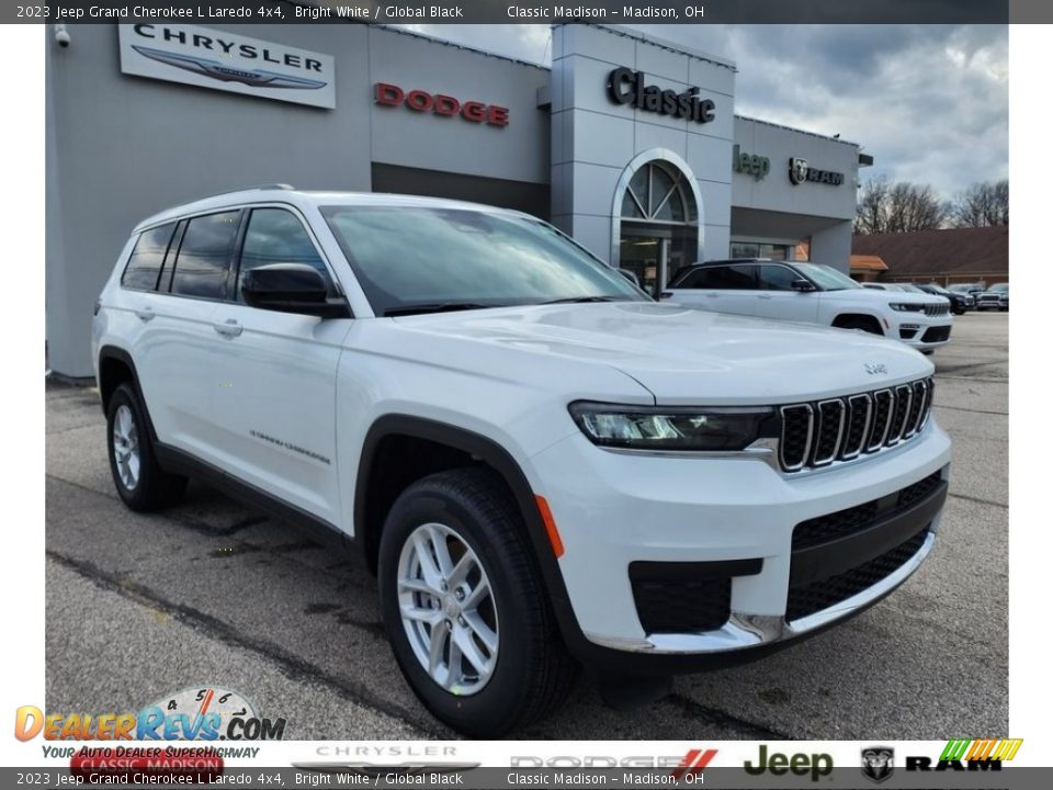 2023 Jeep Grand Cherokee L Laredo 4x4 Bright White / Global Black Photo #1