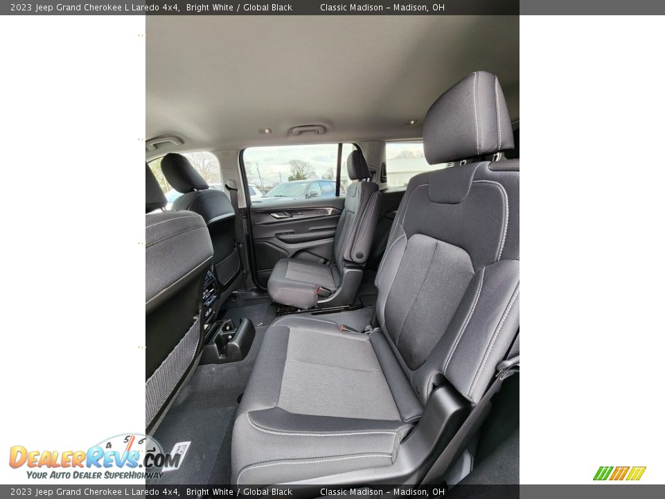 2023 Jeep Grand Cherokee L Laredo 4x4 Bright White / Global Black Photo #3