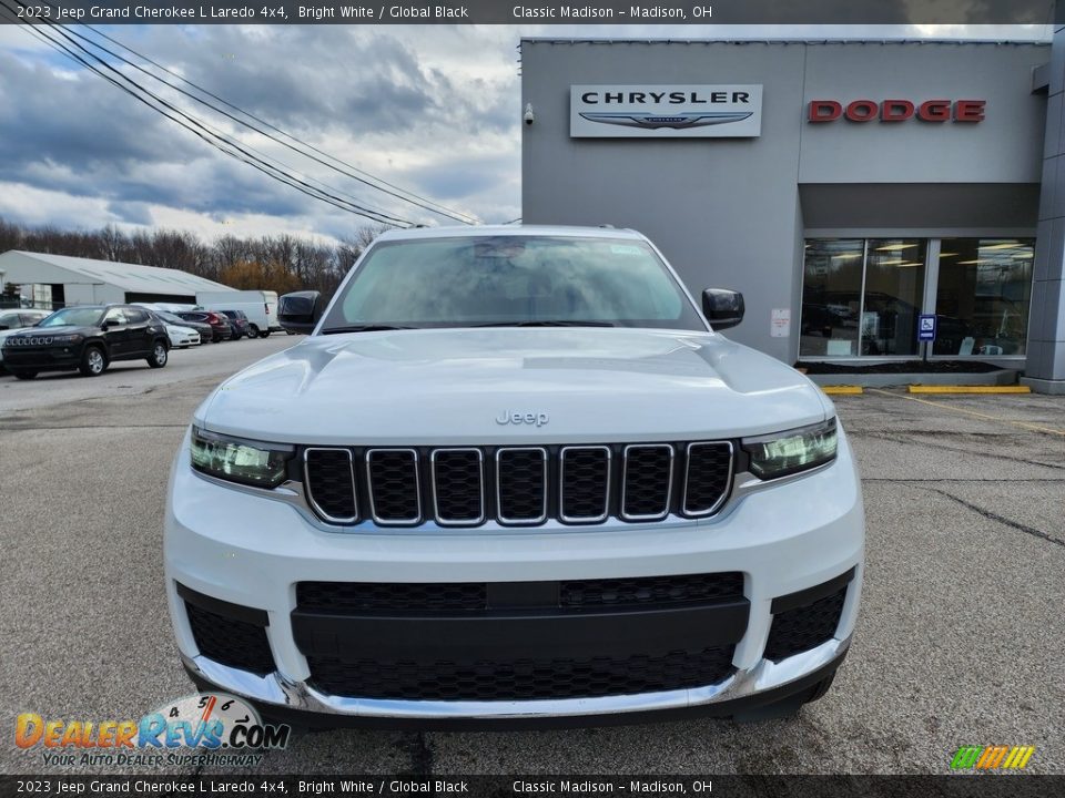 2023 Jeep Grand Cherokee L Laredo 4x4 Bright White / Global Black Photo #8