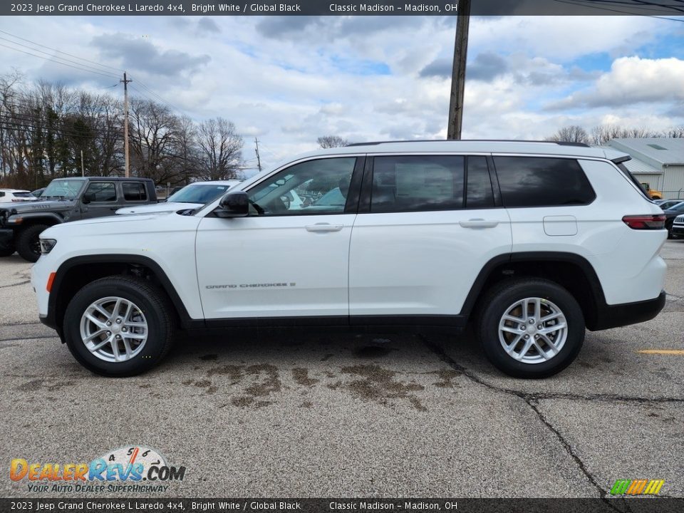 2023 Jeep Grand Cherokee L Laredo 4x4 Bright White / Global Black Photo #9
