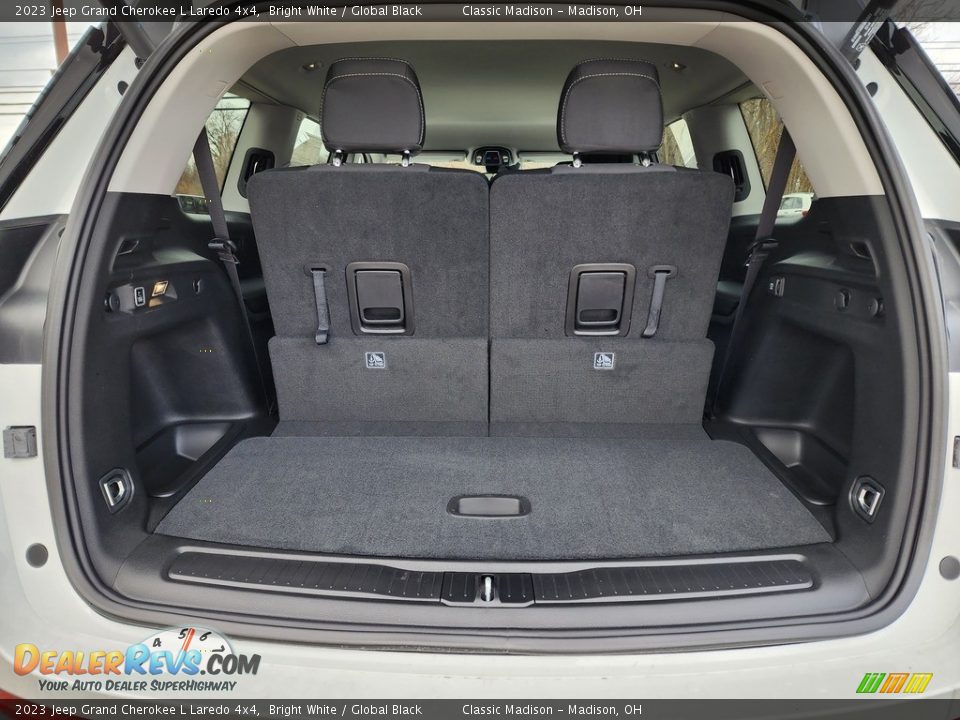 2023 Jeep Grand Cherokee L Laredo 4x4 Bright White / Global Black Photo #12