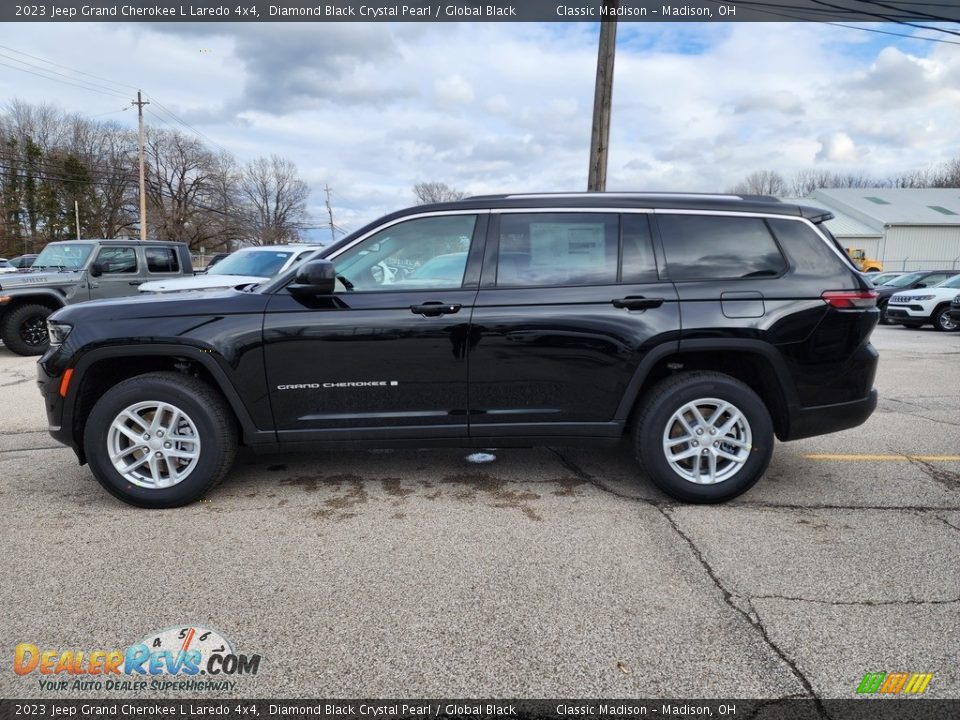 2023 Jeep Grand Cherokee L Laredo 4x4 Diamond Black Crystal Pearl / Global Black Photo #9