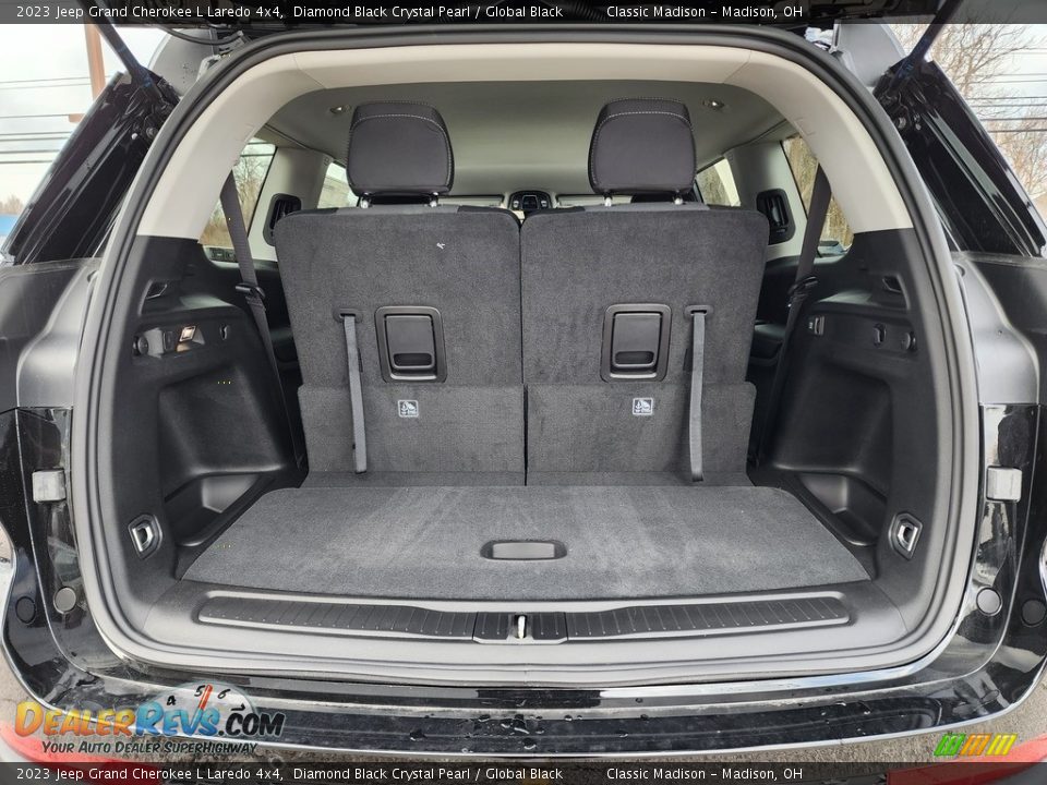 2023 Jeep Grand Cherokee L Laredo 4x4 Diamond Black Crystal Pearl / Global Black Photo #12
