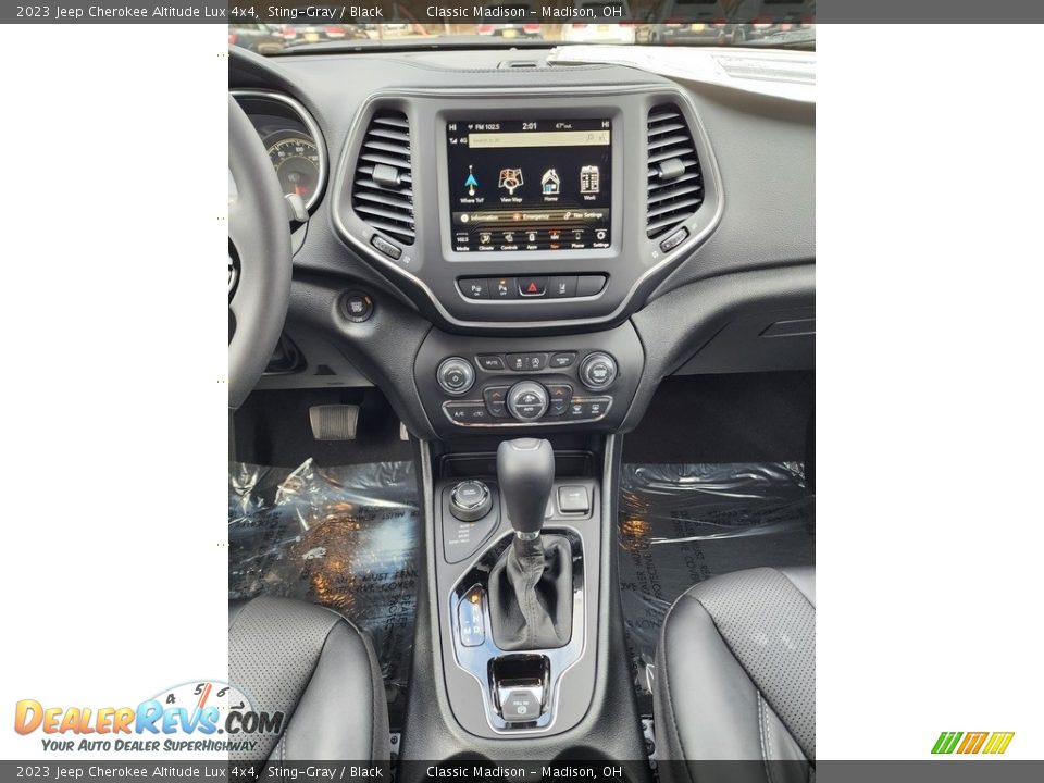 2023 Jeep Cherokee Altitude Lux 4x4 Sting-Gray / Black Photo #6