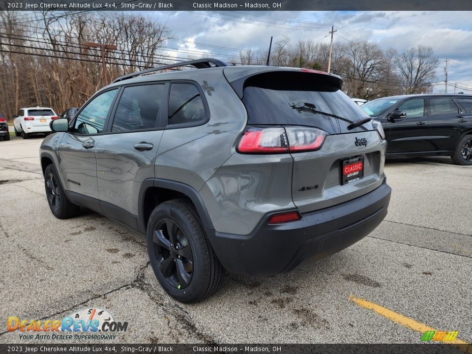2023 Jeep Cherokee Altitude Lux 4x4 Sting-Gray / Black Photo #9