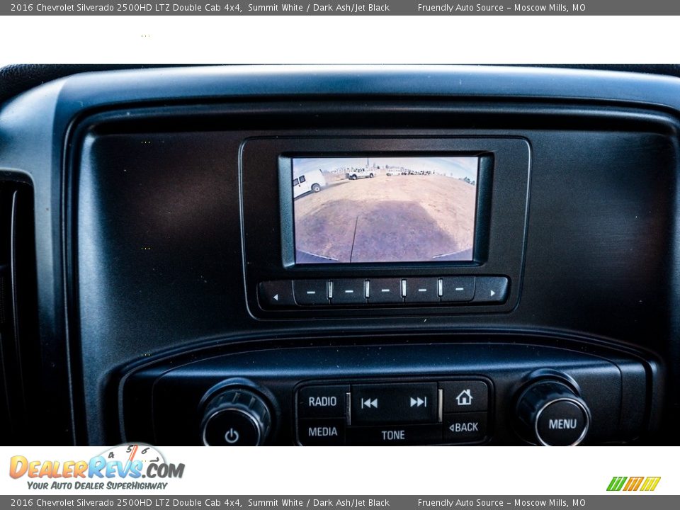 Controls of 2016 Chevrolet Silverado 2500HD LTZ Double Cab 4x4 Photo #30