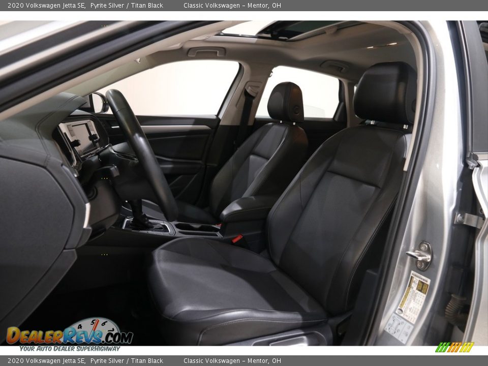 Front Seat of 2020 Volkswagen Jetta SE Photo #5