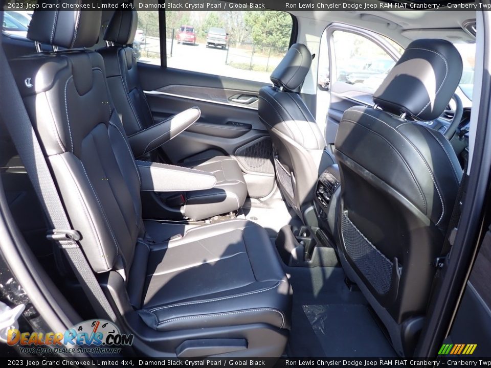 2023 Jeep Grand Cherokee L Limited 4x4 Diamond Black Crystal Pearl / Global Black Photo #10