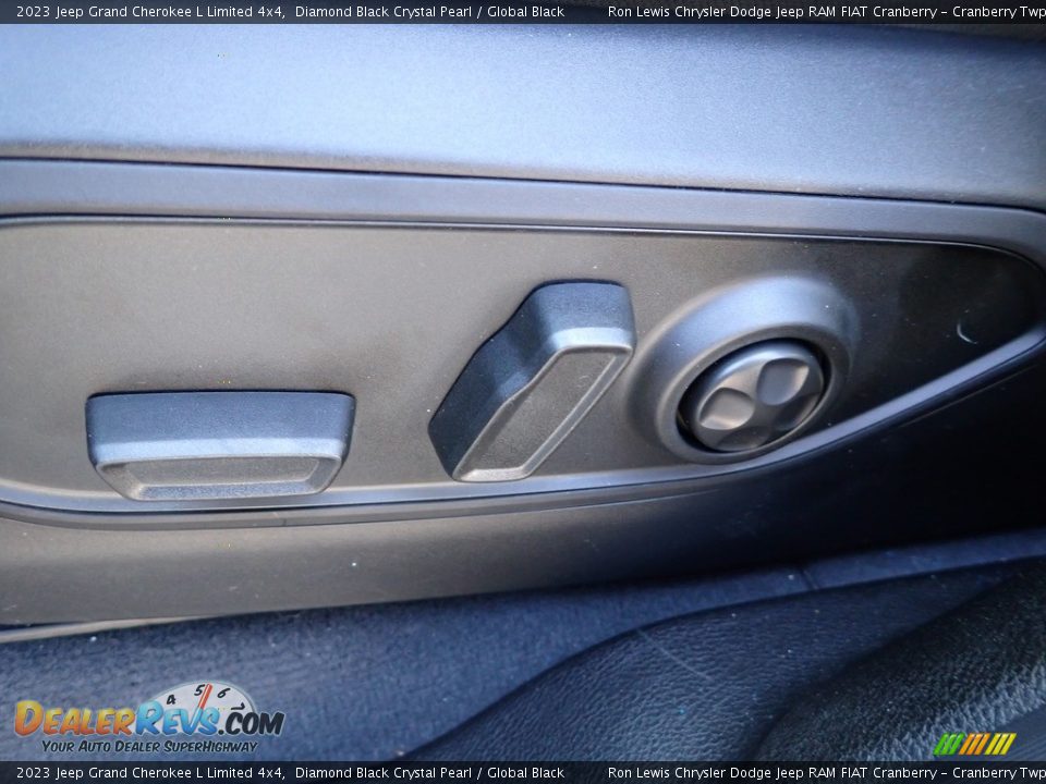 2023 Jeep Grand Cherokee L Limited 4x4 Diamond Black Crystal Pearl / Global Black Photo #15