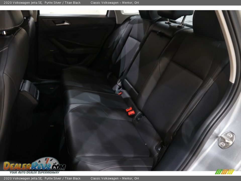 2020 Volkswagen Jetta SE Pyrite Silver / Titan Black Photo #16