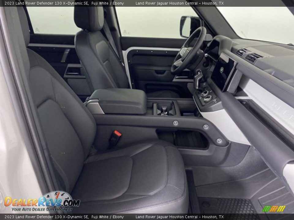 2023 Land Rover Defender 130 X-Dynamic SE Fuji White / Ebony Photo #3