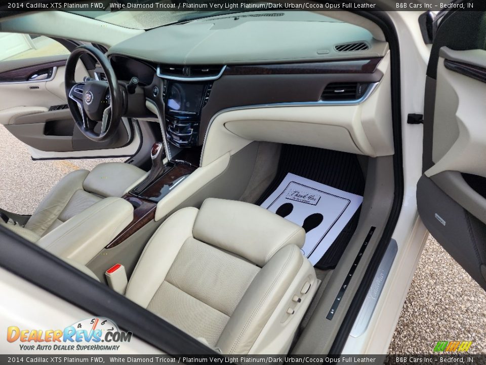 Front Seat of 2014 Cadillac XTS Platinum FWD Photo #25