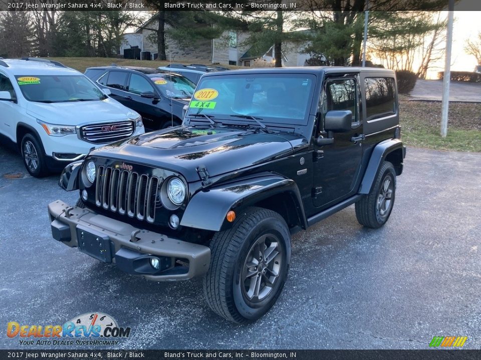 Front 3/4 View of 2017 Jeep Wrangler Sahara 4x4 Photo #2