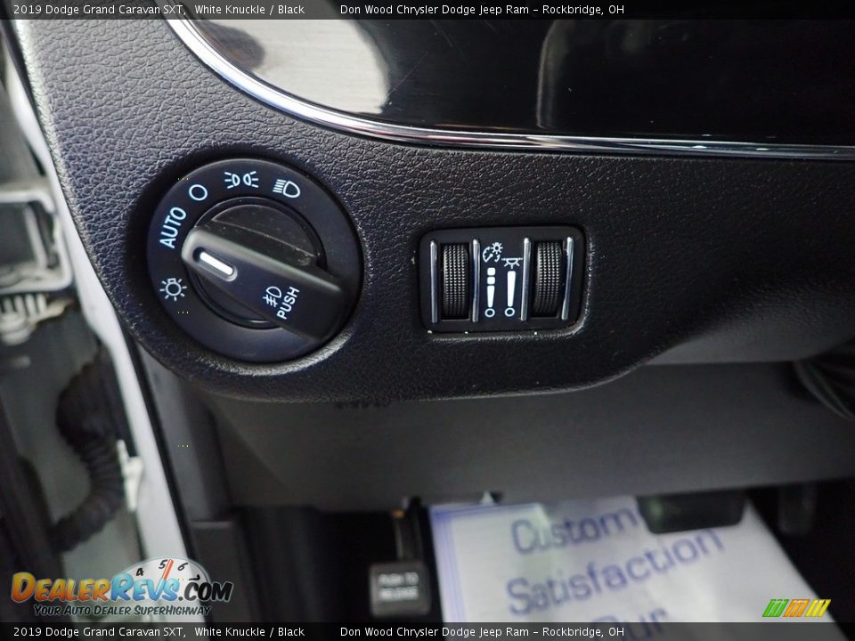 2019 Dodge Grand Caravan SXT White Knuckle / Black Photo #16