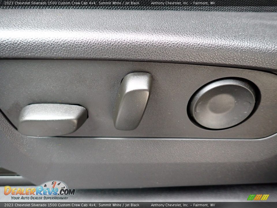 2023 Chevrolet Silverado 1500 Custom Crew Cab 4x4 Summit White / Jet Black Photo #16