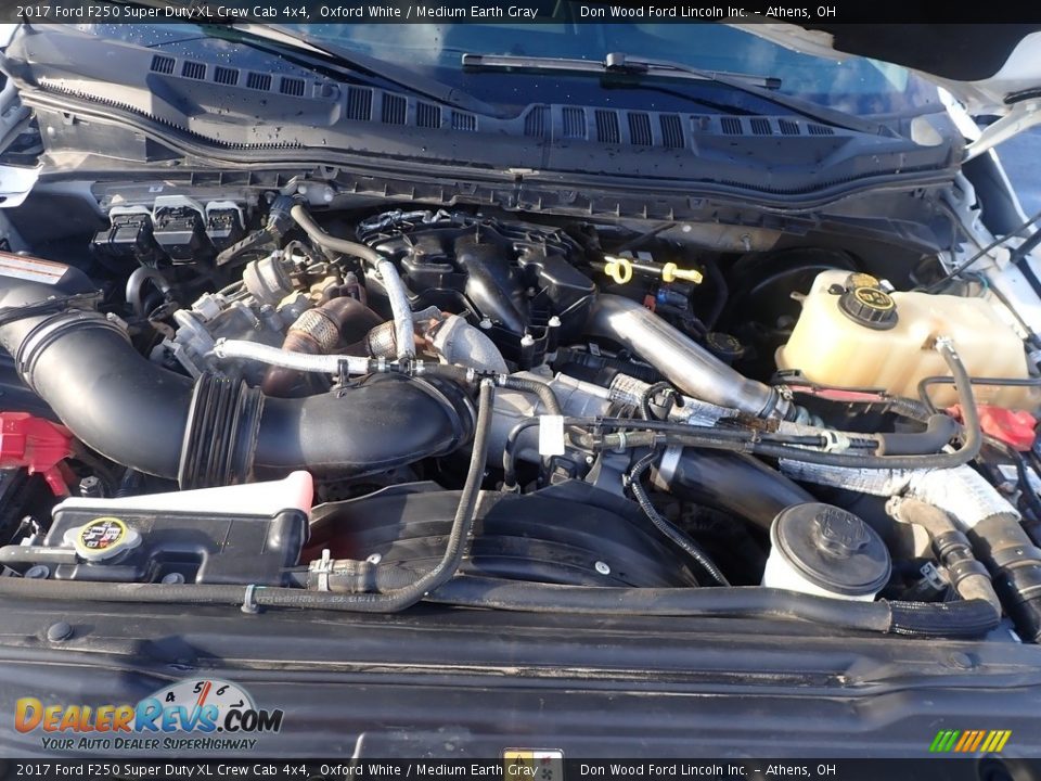 2017 Ford F250 Super Duty XL Crew Cab 4x4 Oxford White / Medium Earth Gray Photo #6