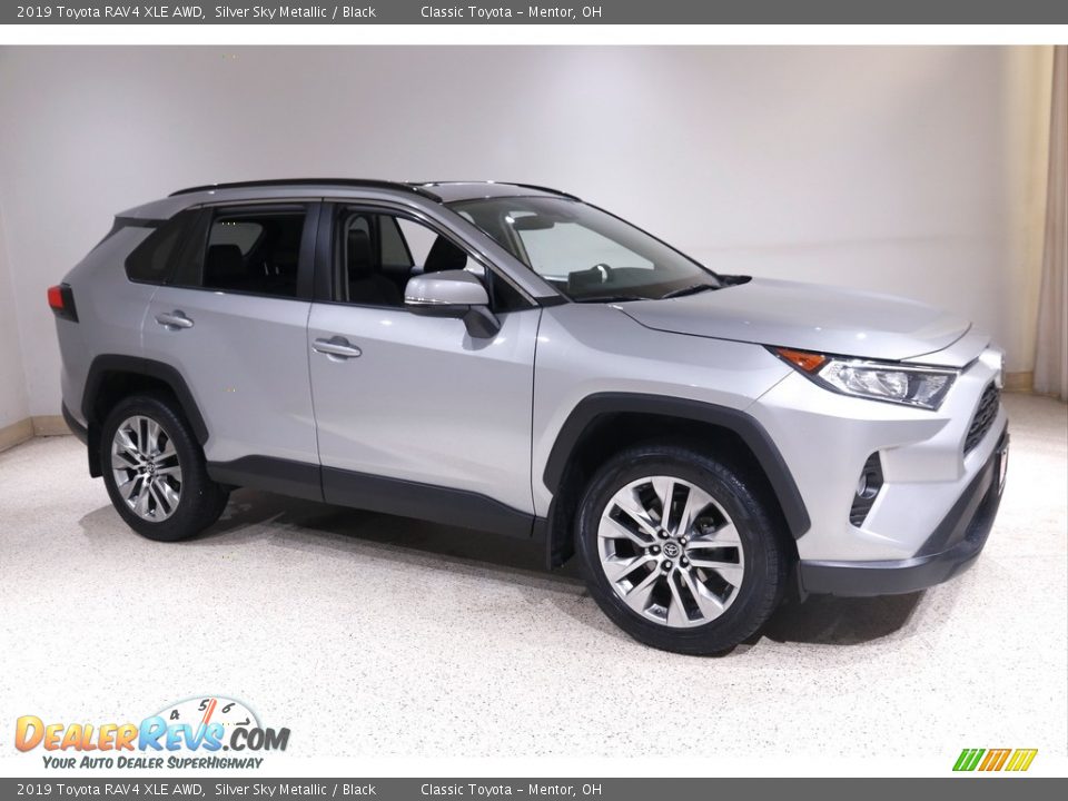 2019 Toyota RAV4 XLE AWD Silver Sky Metallic / Black Photo #1
