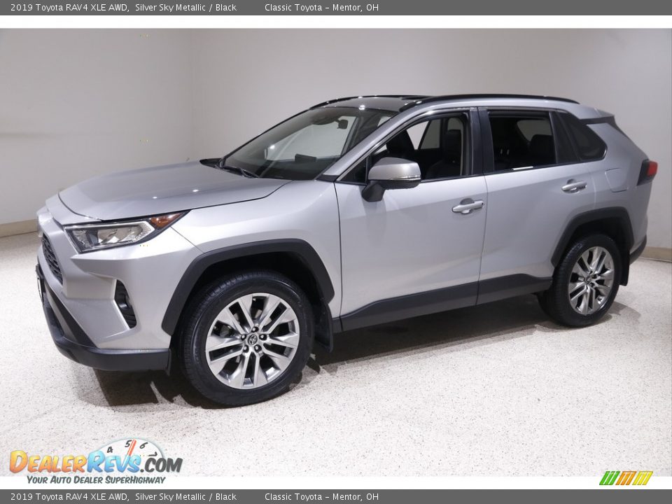 2019 Toyota RAV4 XLE AWD Silver Sky Metallic / Black Photo #3