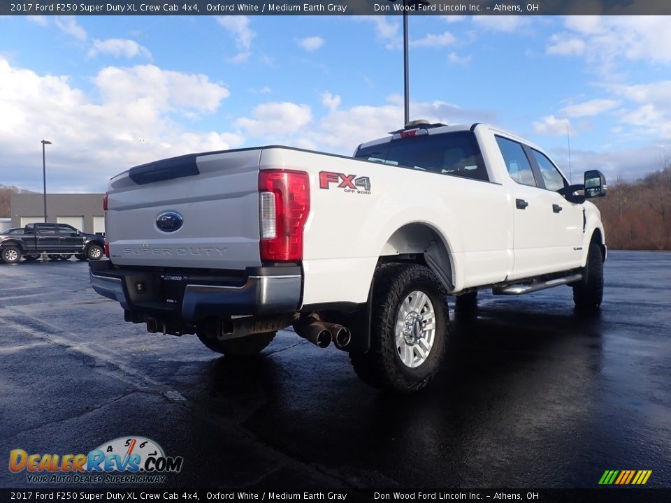 2017 Ford F250 Super Duty XL Crew Cab 4x4 Oxford White / Medium Earth Gray Photo #13