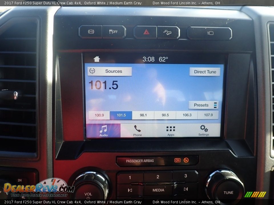 2017 Ford F250 Super Duty XL Crew Cab 4x4 Oxford White / Medium Earth Gray Photo #21
