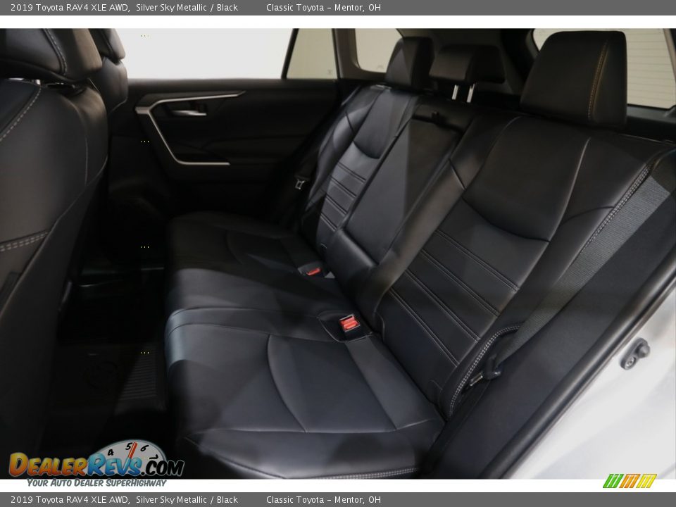 2019 Toyota RAV4 XLE AWD Silver Sky Metallic / Black Photo #17