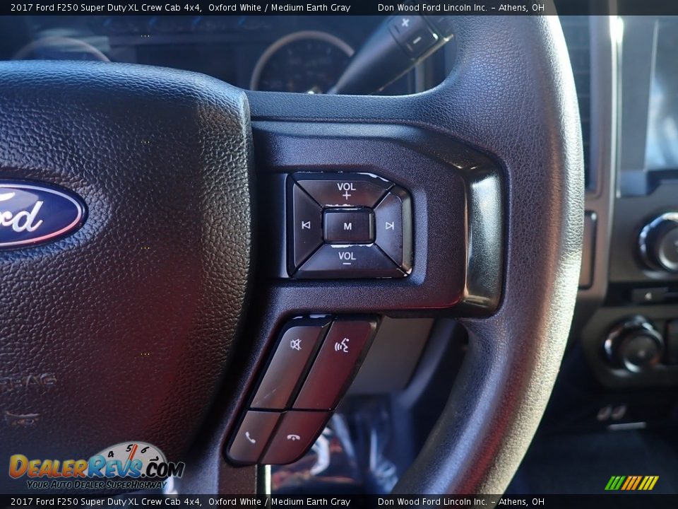 2017 Ford F250 Super Duty XL Crew Cab 4x4 Oxford White / Medium Earth Gray Photo #25
