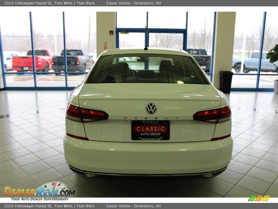 2020 Volkswagen Passat SE Pure White / Titan Black Photo #8